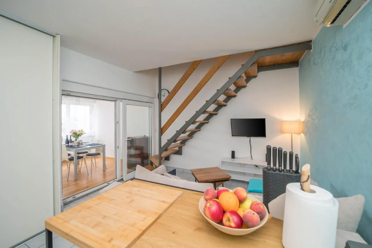 Cozy Apartment Close To The Beach And City Centre Umag Croatia