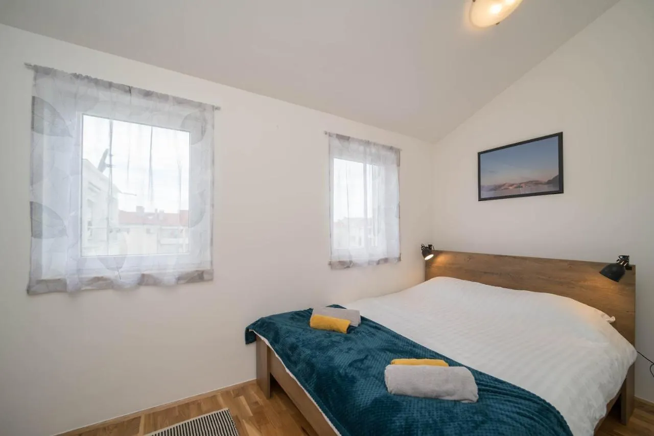 Cozy Apartment Close To The Beach And City Centre Umag