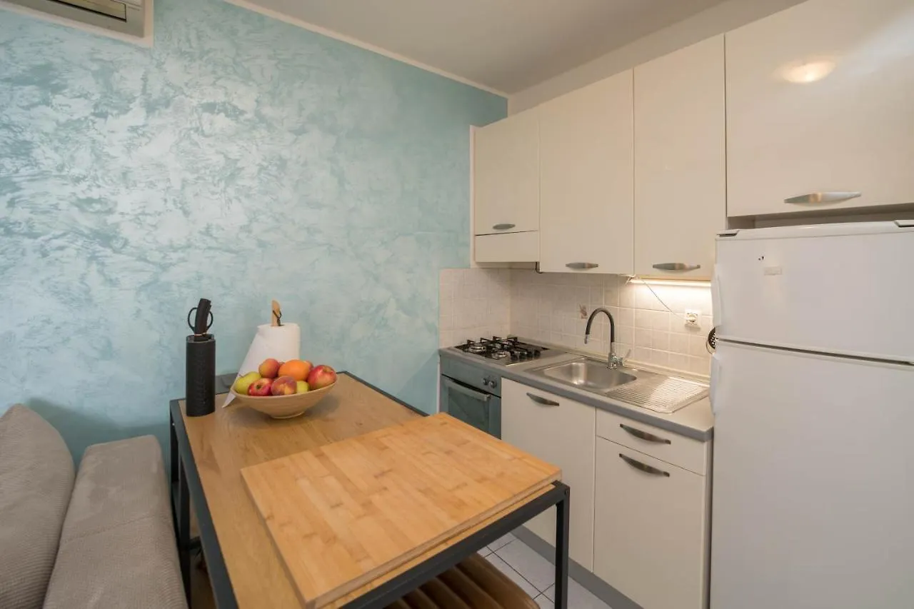 Cozy Apartment Close To The Beach And City Centre Umag